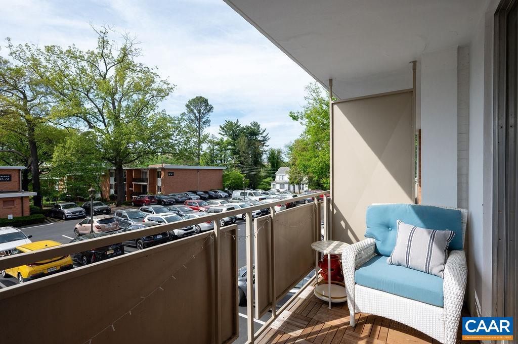 1800 JEFFERSON PARK AVE #305, CHARLOTTESVILLE, Virginia 22903, 2 Bedrooms Bedrooms, ,2 BathroomsBathrooms,Residential,For sale,1800 JEFFERSON PARK AVE #305,663795 MLS # 663795