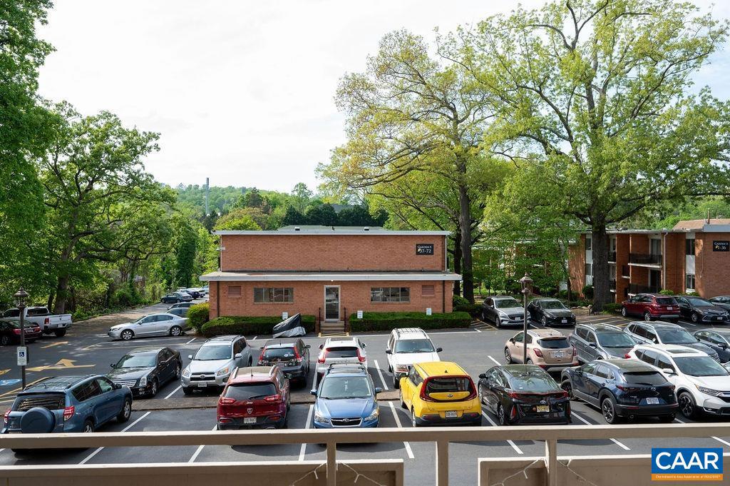 1800 JEFFERSON PARK AVE #305, CHARLOTTESVILLE, Virginia 22903, 2 Bedrooms Bedrooms, ,2 BathroomsBathrooms,Residential,For sale,1800 JEFFERSON PARK AVE #305,663795 MLS # 663795