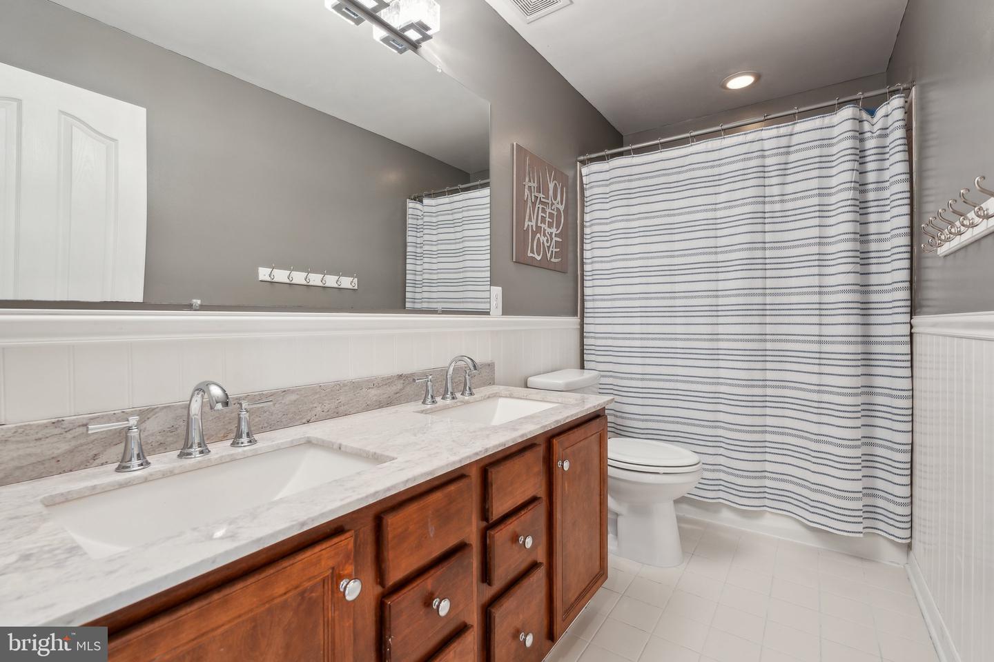 6 CRAWFORD LN, STAFFORD, Virginia 22556, 5 Bedrooms Bedrooms, ,3 BathroomsBathrooms,Residential,For sale,6 CRAWFORD LN,VAST2038258 MLS # VAST2038258