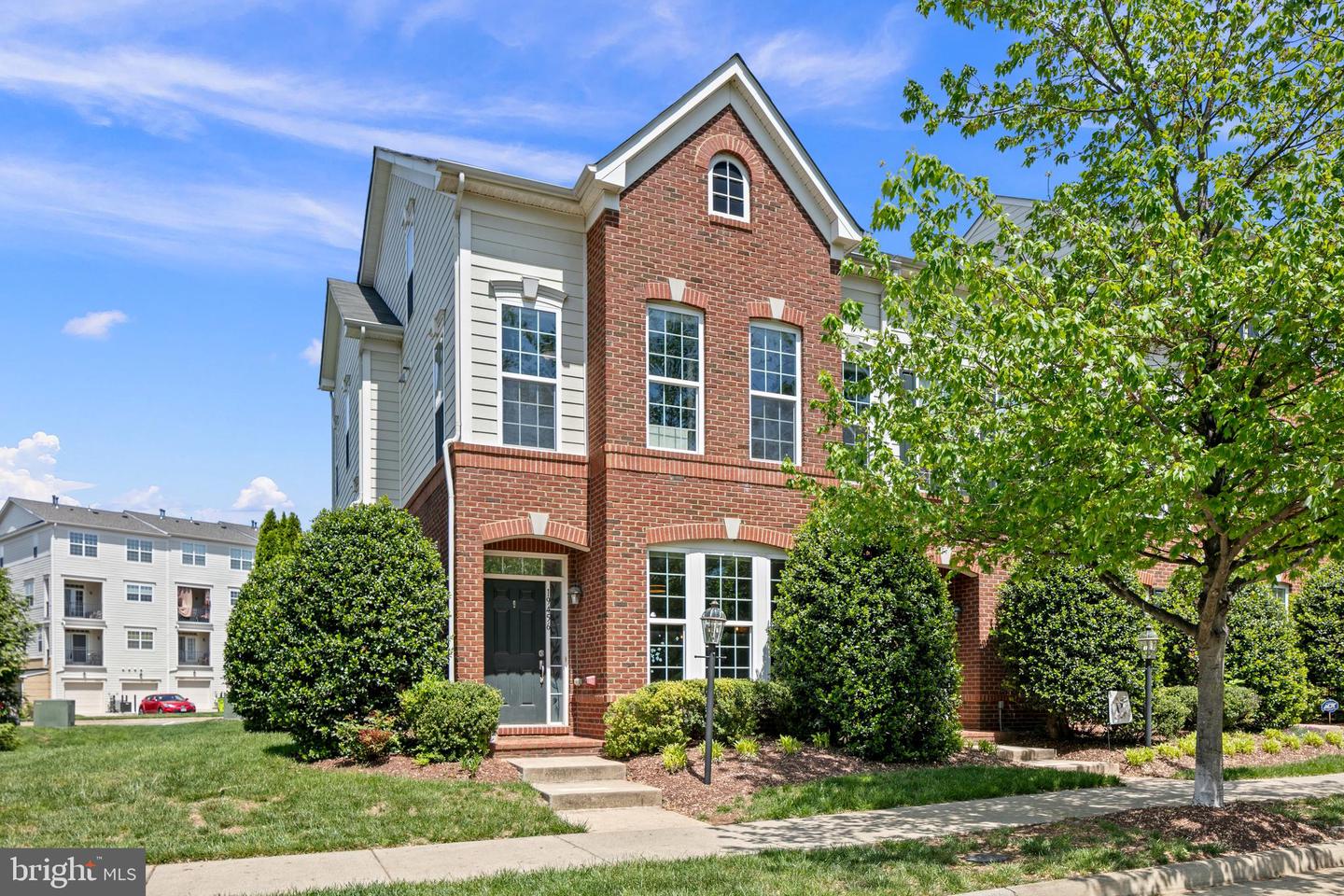 19456 FRONT ST, LEESBURG, Virginia 20176, 4 Bedrooms Bedrooms, ,3 BathroomsBathrooms,Residential,For sale,19456 FRONT ST,VALO2095022 MLS # VALO2095022