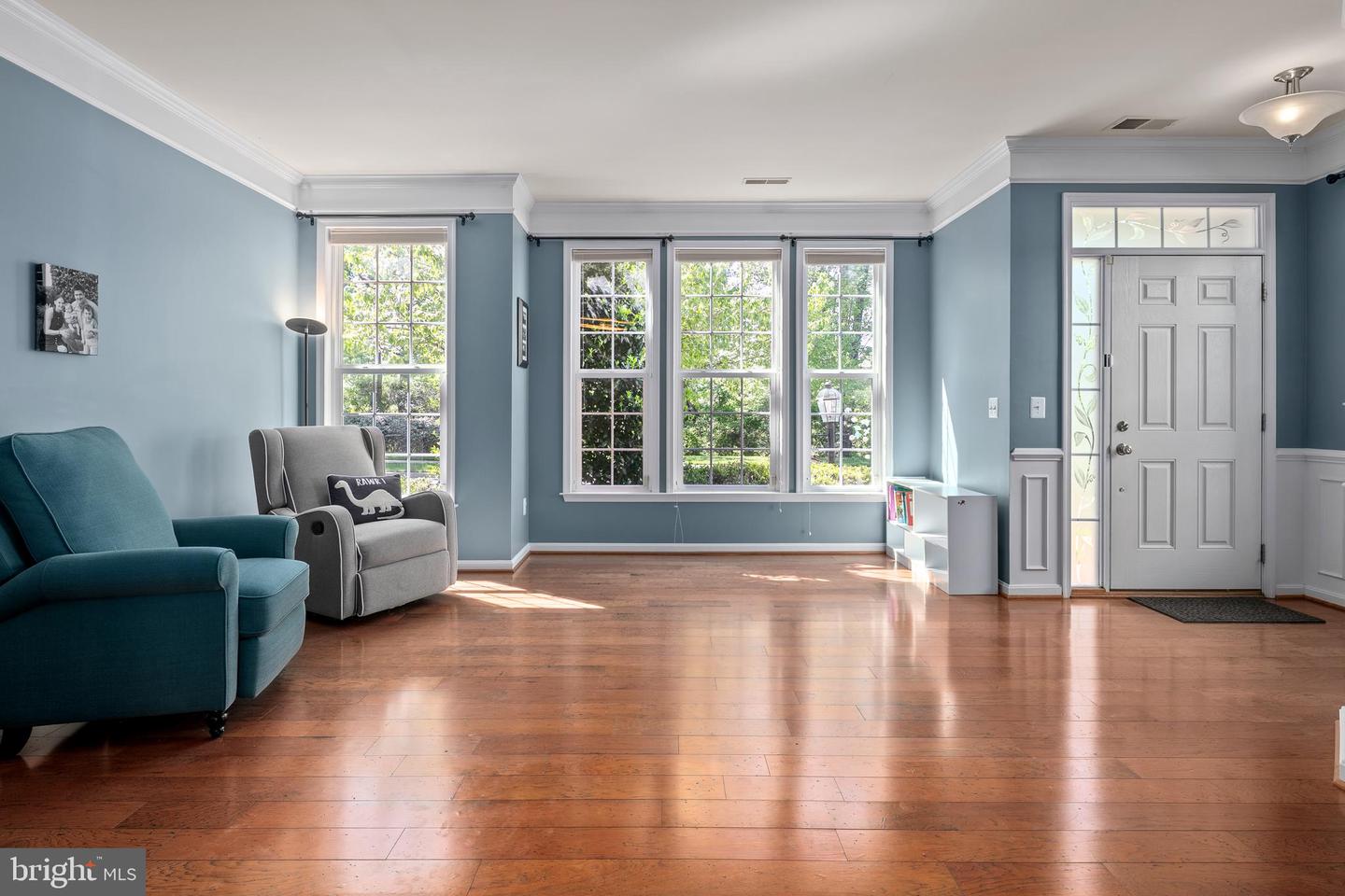 19456 FRONT ST, LEESBURG, Virginia 20176, 4 Bedrooms Bedrooms, ,3 BathroomsBathrooms,Residential,For sale,19456 FRONT ST,VALO2095022 MLS # VALO2095022