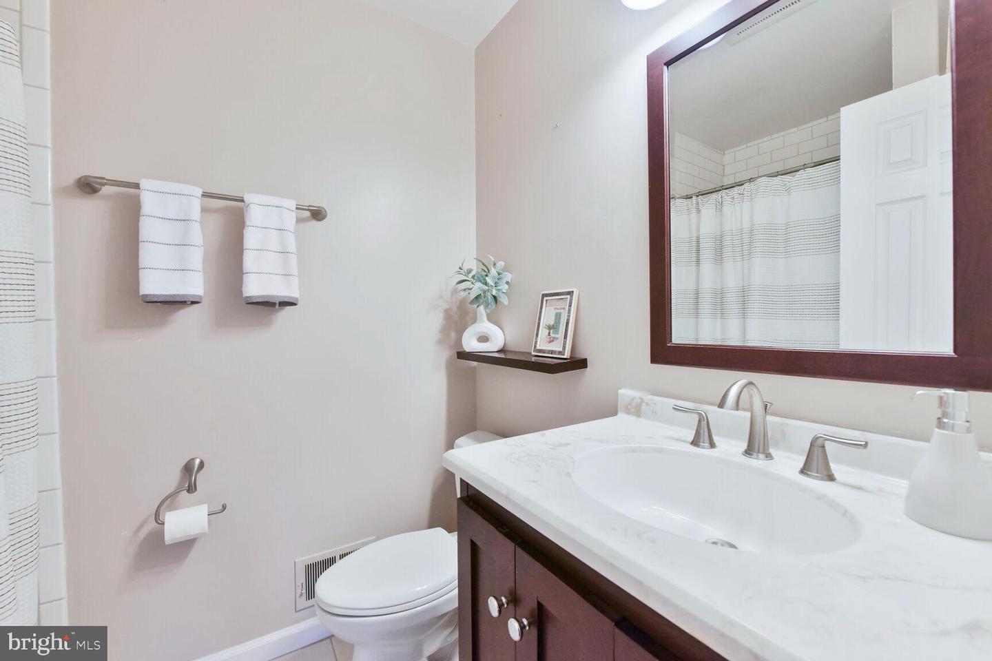 2241 SENSENEY LN, FALLS CHURCH, Virginia 22043, 5 Bedrooms Bedrooms, ,2 BathroomsBathrooms,Residential,For sale,2241 SENSENEY LN,VAFX2237106 MLS # VAFX2237106