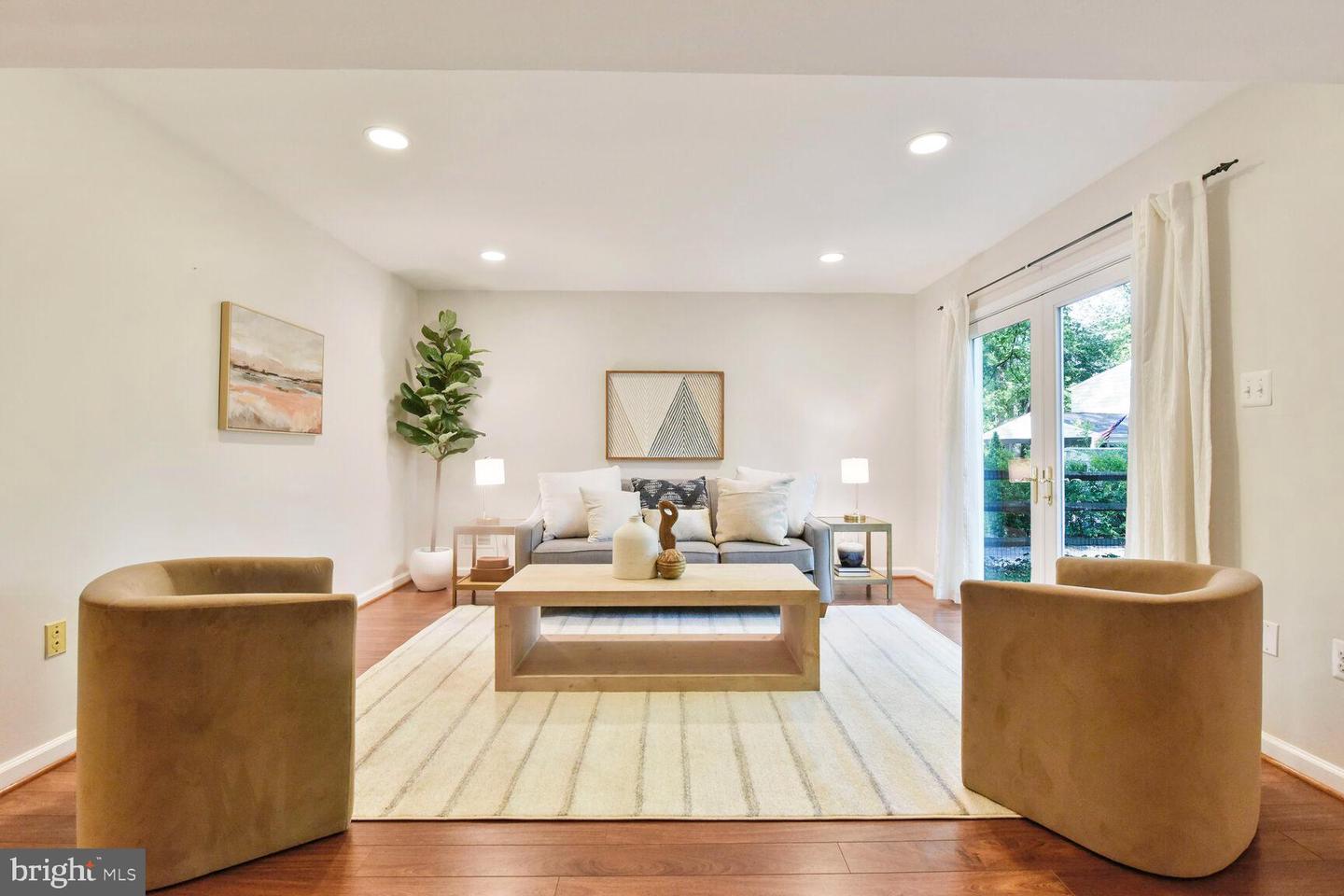 2241 SENSENEY LN, FALLS CHURCH, Virginia 22043, 5 Bedrooms Bedrooms, ,2 BathroomsBathrooms,Residential,For sale,2241 SENSENEY LN,VAFX2237106 MLS # VAFX2237106