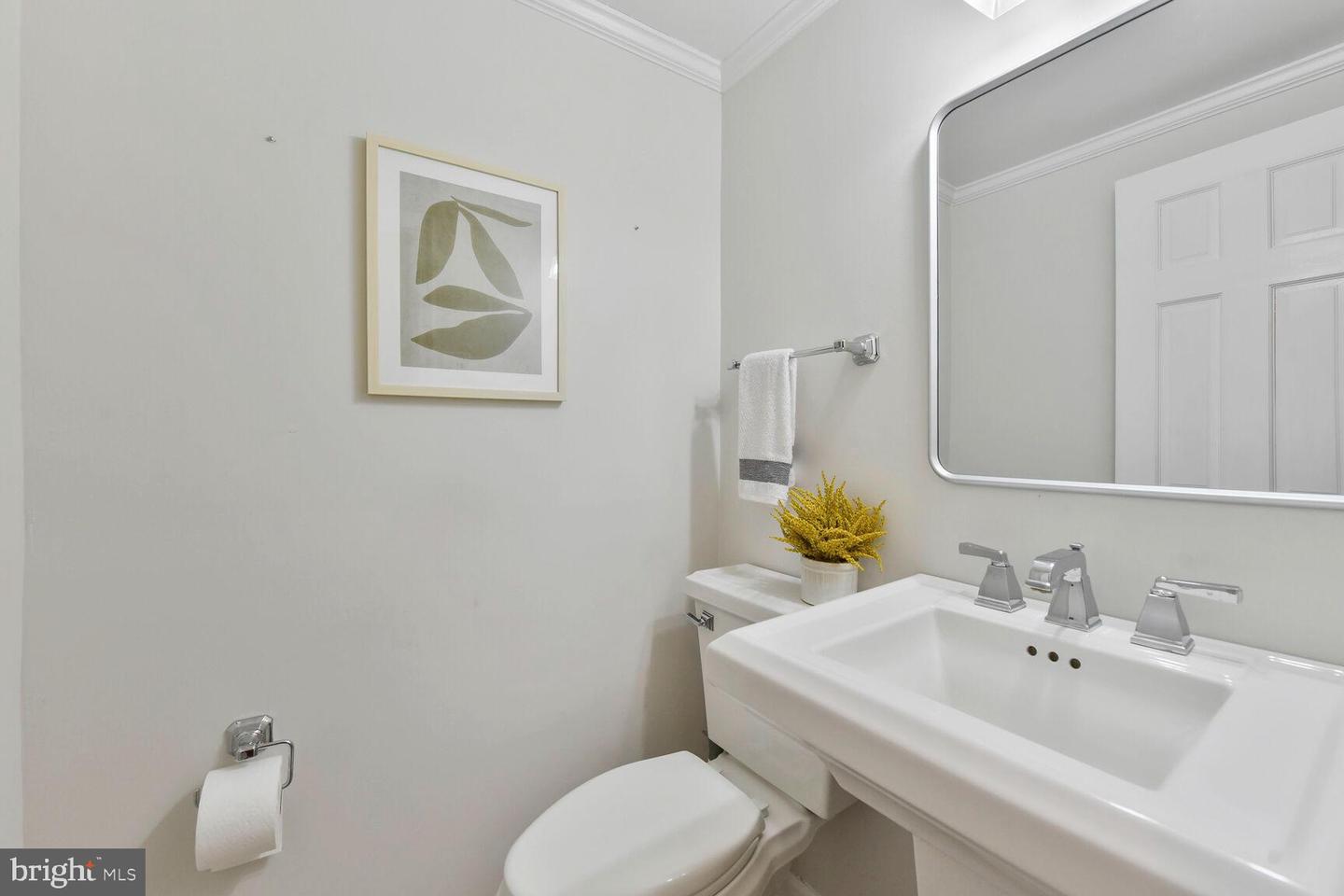 2241 SENSENEY LN, FALLS CHURCH, Virginia 22043, 5 Bedrooms Bedrooms, ,2 BathroomsBathrooms,Residential,For sale,2241 SENSENEY LN,VAFX2237106 MLS # VAFX2237106