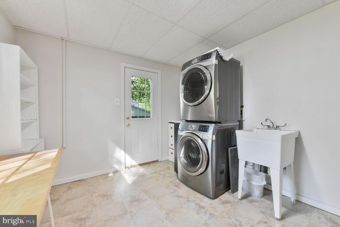 2241 SENSENEY LN, FALLS CHURCH, Virginia 22043, 5 Bedrooms Bedrooms, ,2 BathroomsBathrooms,Residential,For sale,2241 SENSENEY LN,VAFX2237106 MLS # VAFX2237106