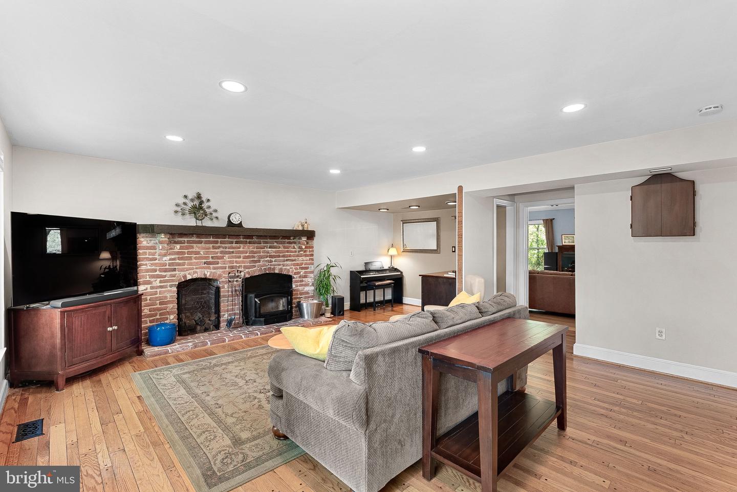 2057 KEDGE DR, VIENNA, Virginia 22181, 4 Bedrooms Bedrooms, ,3 BathroomsBathrooms,Residential,For sale,2057 KEDGE DR,VAFX2237132 MLS # VAFX2237132