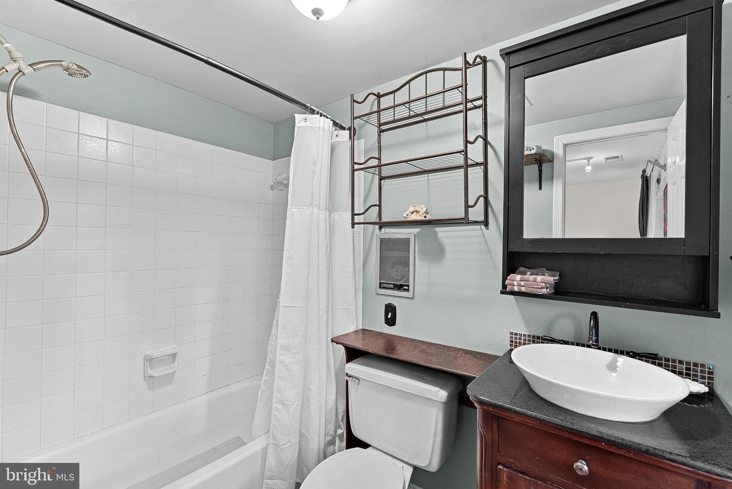 2057 KEDGE DR, VIENNA, Virginia 22181, 4 Bedrooms Bedrooms, ,3 BathroomsBathrooms,Residential,For sale,2057 KEDGE DR,VAFX2237132 MLS # VAFX2237132
