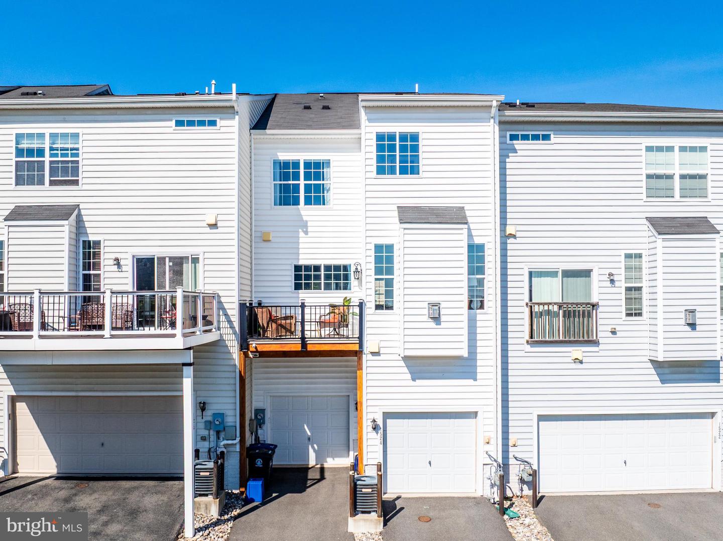 1524 KINNAIRD TER NE, LEESBURG, Virginia 20176, 4 Bedrooms Bedrooms, 4 Rooms Rooms,3 BathroomsBathrooms,Residential,For sale,1524 KINNAIRD TER NE,VALO2095068 MLS # VALO2095068