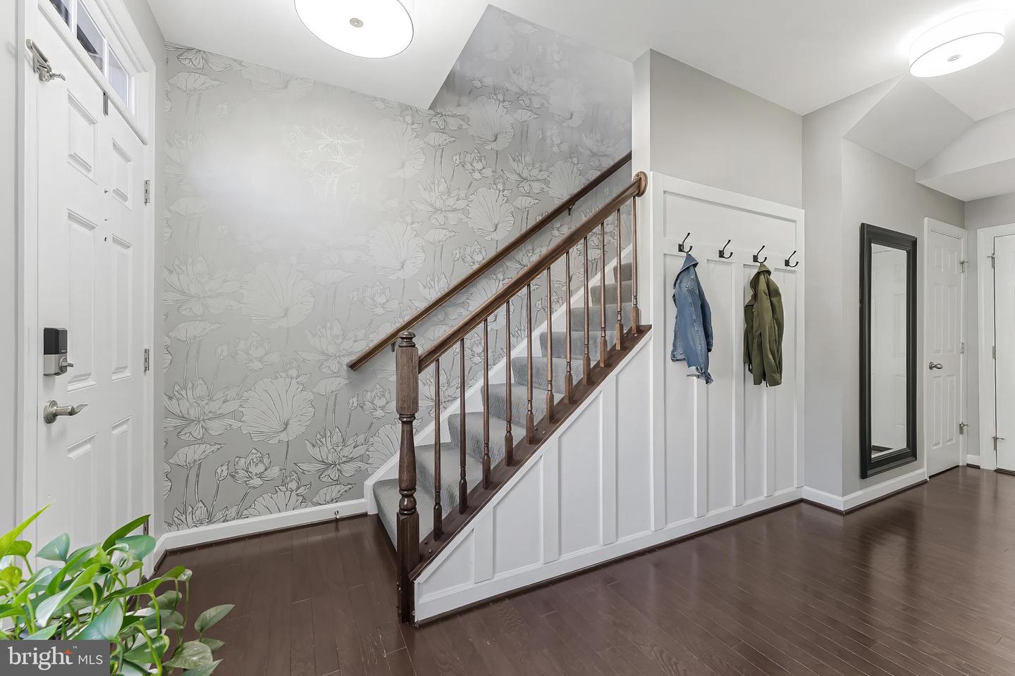 1524 KINNAIRD TER NE, LEESBURG, Virginia 20176, 4 Bedrooms Bedrooms, 4 Rooms Rooms,3 BathroomsBathrooms,Residential,For sale,1524 KINNAIRD TER NE,VALO2095068 MLS # VALO2095068