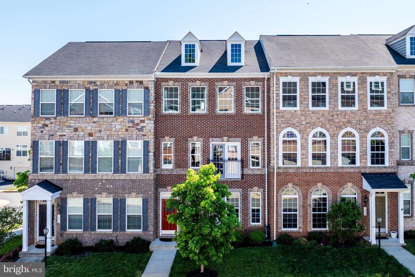 1524 KINNAIRD TER NE, LEESBURG, Virginia 20176, 4 Bedrooms Bedrooms, 4 Rooms Rooms,3 BathroomsBathrooms,Residential,For sale,1524 KINNAIRD TER NE,VALO2095068 MLS # VALO2095068