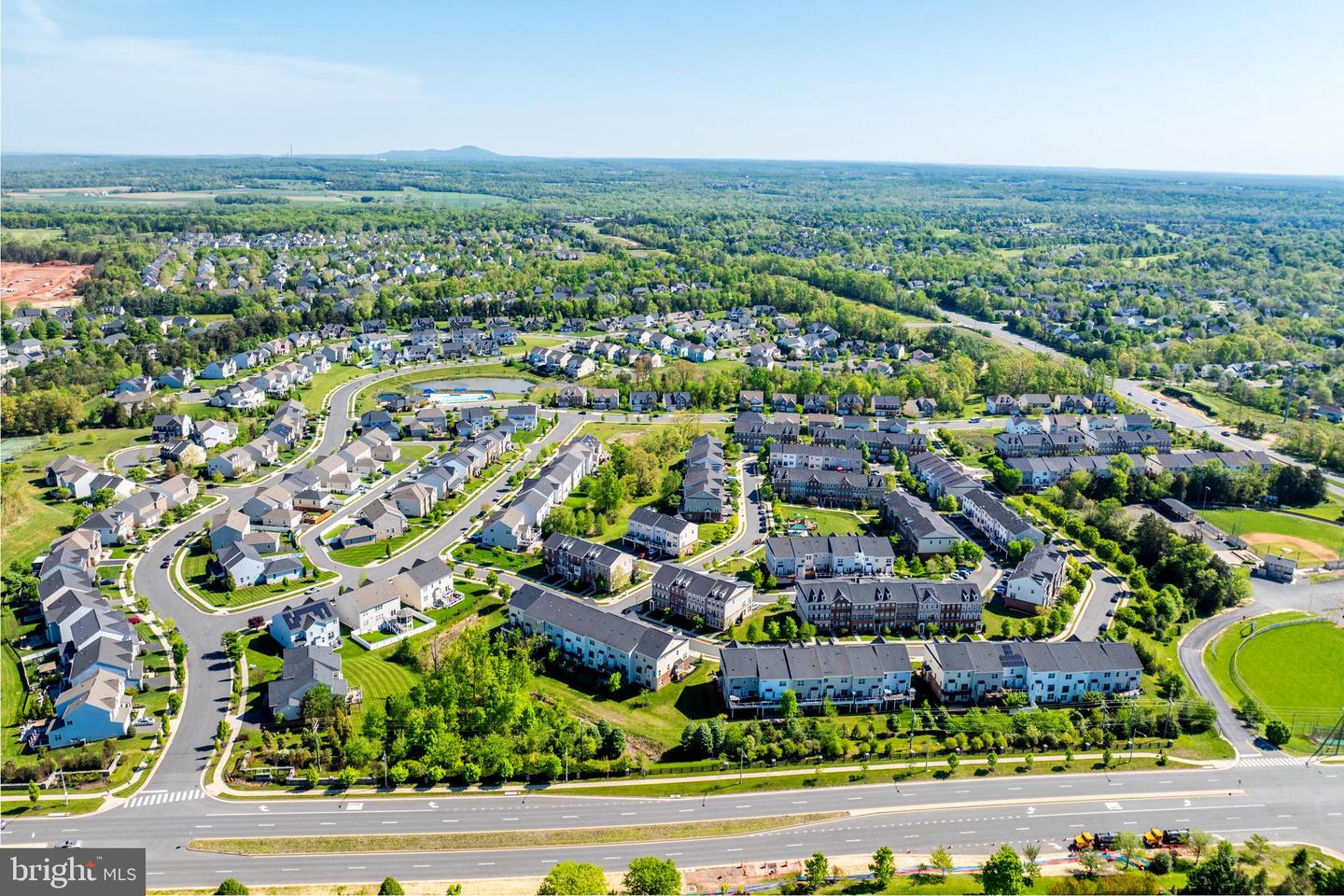 1524 KINNAIRD TER NE, LEESBURG, Virginia 20176, 4 Bedrooms Bedrooms, 4 Rooms Rooms,3 BathroomsBathrooms,Residential,For sale,1524 KINNAIRD TER NE,VALO2095068 MLS # VALO2095068
