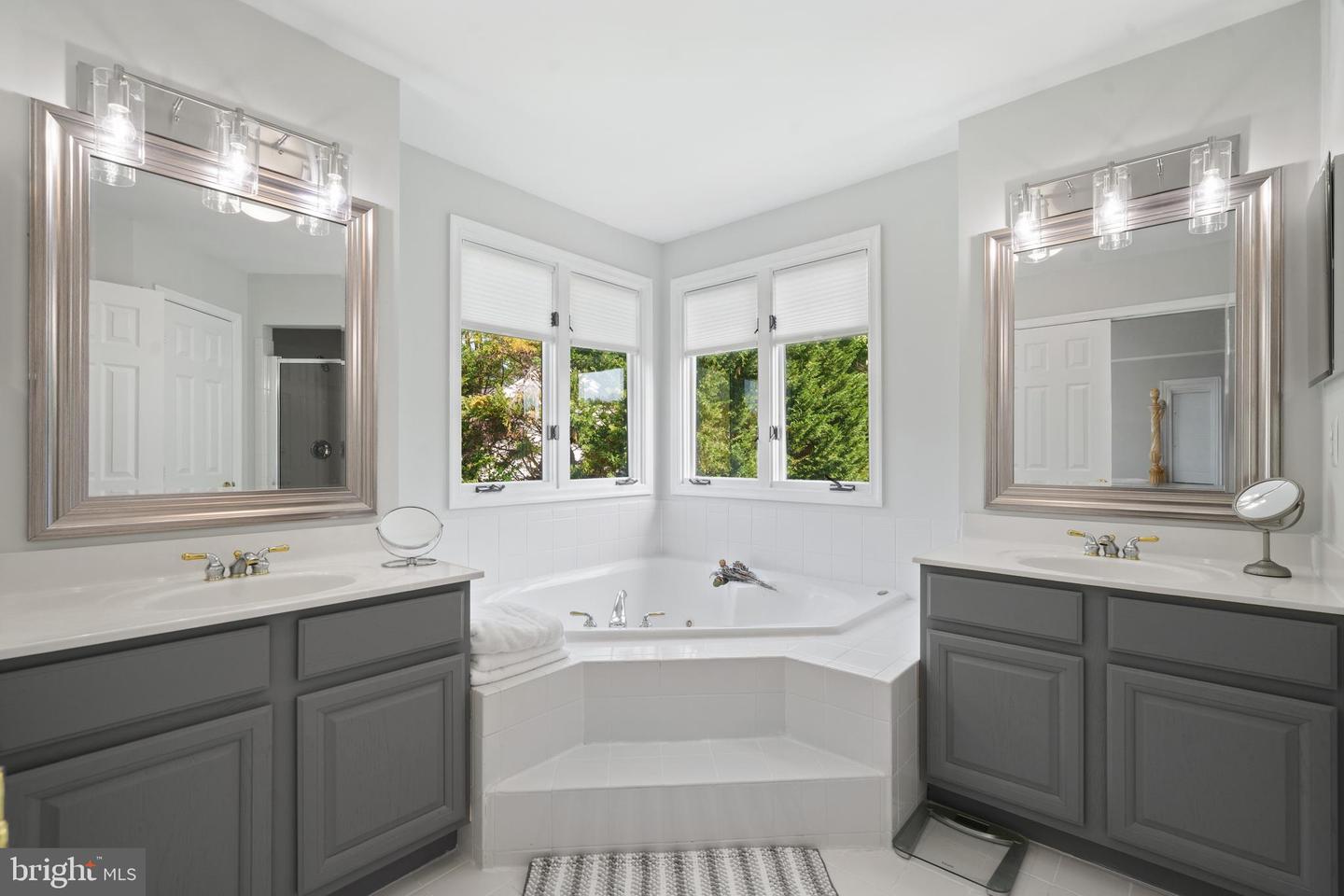 4209 HARDY RIDGE DR, WOODBRIDGE, Virginia 22192, 4 Bedrooms Bedrooms, ,3 BathroomsBathrooms,Residential,For sale,4209 HARDY RIDGE DR,VAPW2093344 MLS # VAPW2093344