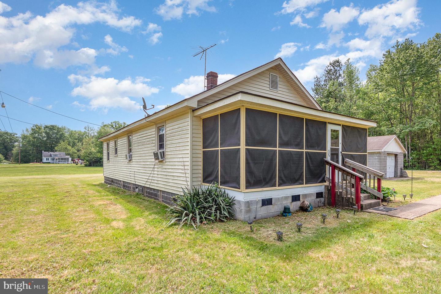 16437 SCHOOL HOUSE RD, KING GEORGE, Virginia 22485, 3 Bedrooms Bedrooms, ,1 BathroomBathrooms,Residential,For sale,16437 SCHOOL HOUSE RD,VAKG2006334 MLS # VAKG2006334