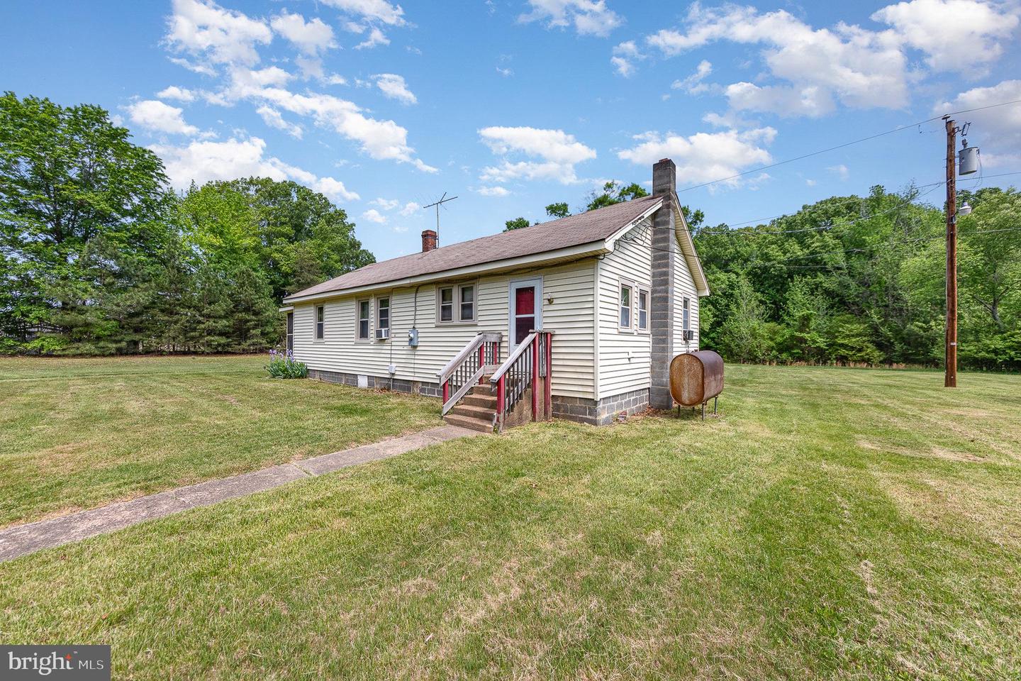 16437 SCHOOL HOUSE RD, KING GEORGE, Virginia 22485, 3 Bedrooms Bedrooms, ,1 BathroomBathrooms,Residential,For sale,16437 SCHOOL HOUSE RD,VAKG2006334 MLS # VAKG2006334