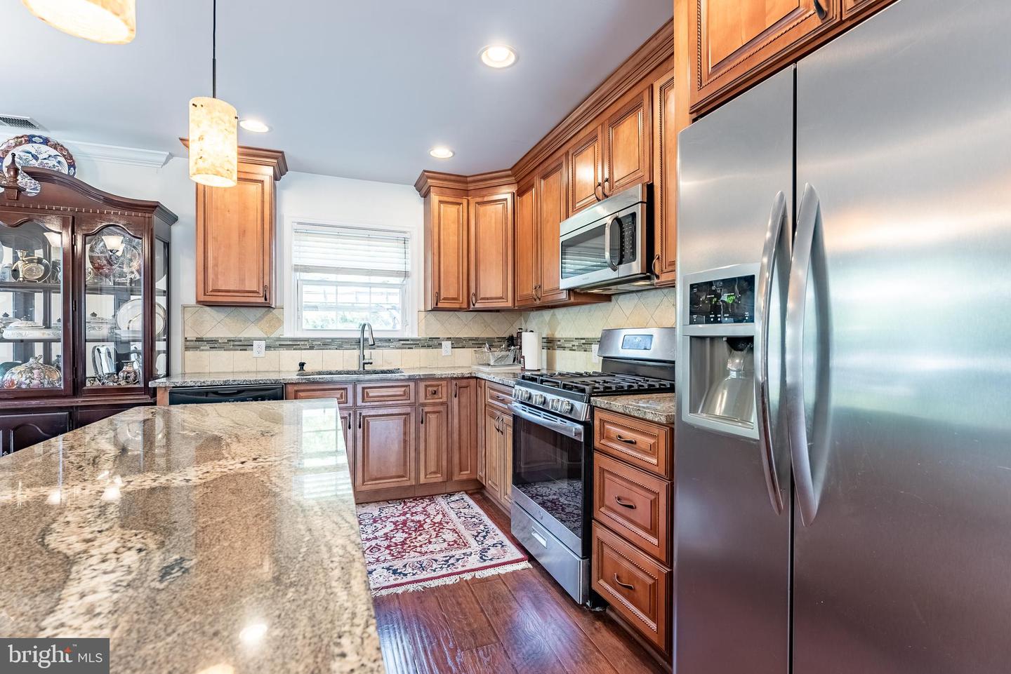 6712 HARRISON LN, ALEXANDRIA, Virginia 22306, 3 Bedrooms Bedrooms, ,2 BathroomsBathrooms,Residential,For sale,6712 HARRISON LN,VAFX2237432 MLS # VAFX2237432
