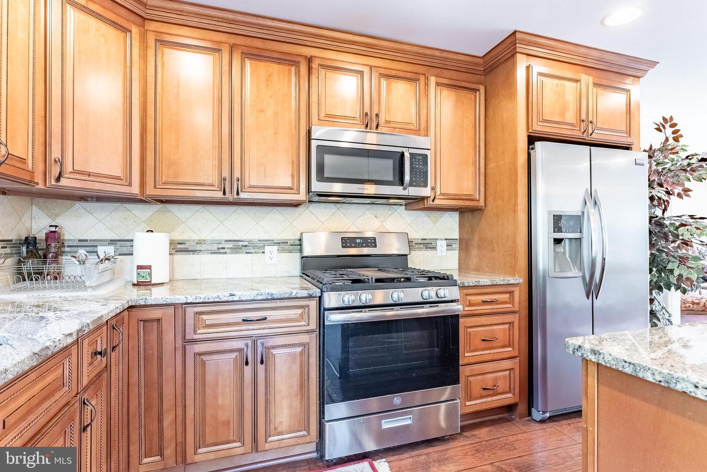 6712 HARRISON LN, ALEXANDRIA, Virginia 22306, 3 Bedrooms Bedrooms, ,2 BathroomsBathrooms,Residential,For sale,6712 HARRISON LN,VAFX2237432 MLS # VAFX2237432