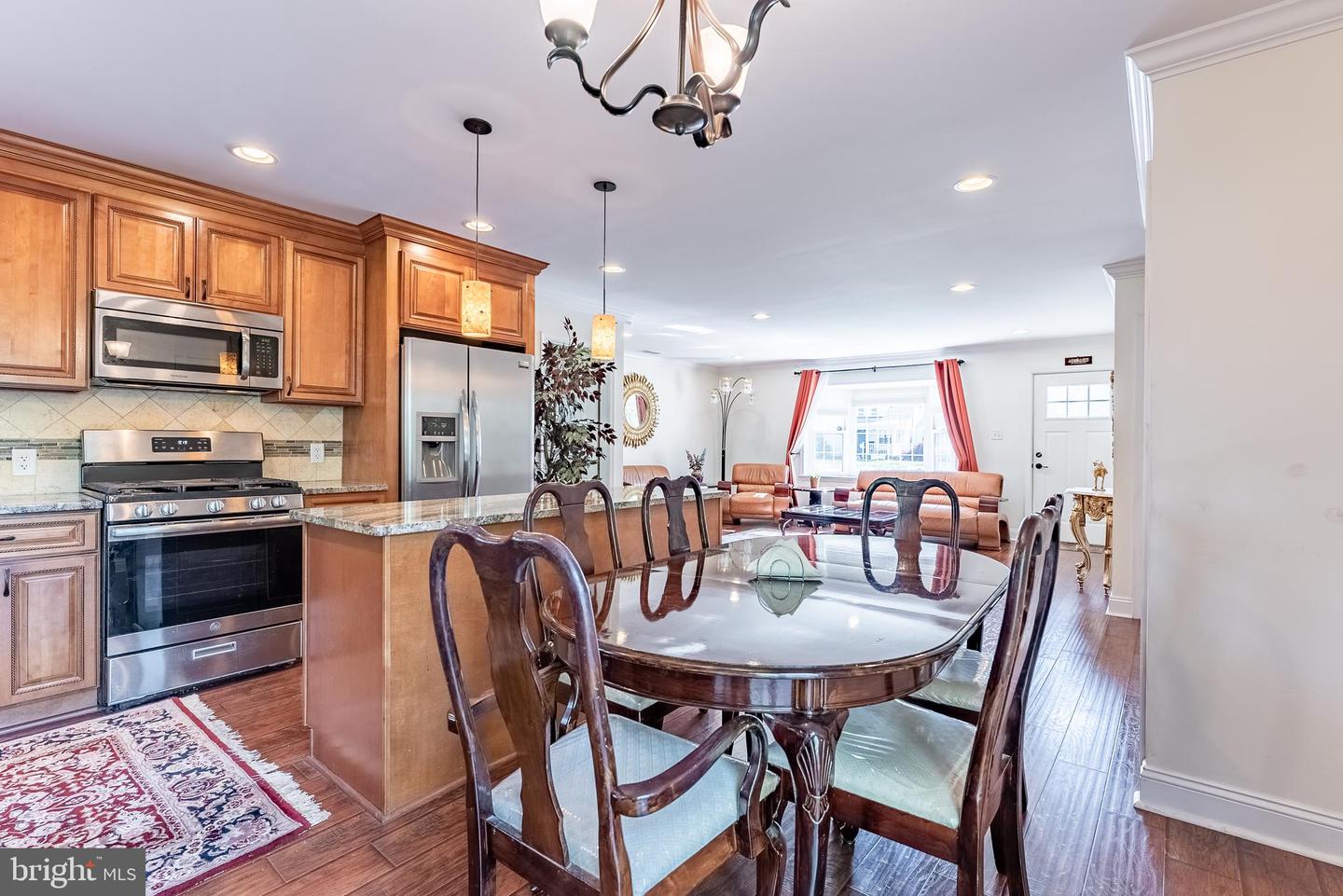6712 HARRISON LN, ALEXANDRIA, Virginia 22306, 3 Bedrooms Bedrooms, ,2 BathroomsBathrooms,Residential,For sale,6712 HARRISON LN,VAFX2237432 MLS # VAFX2237432