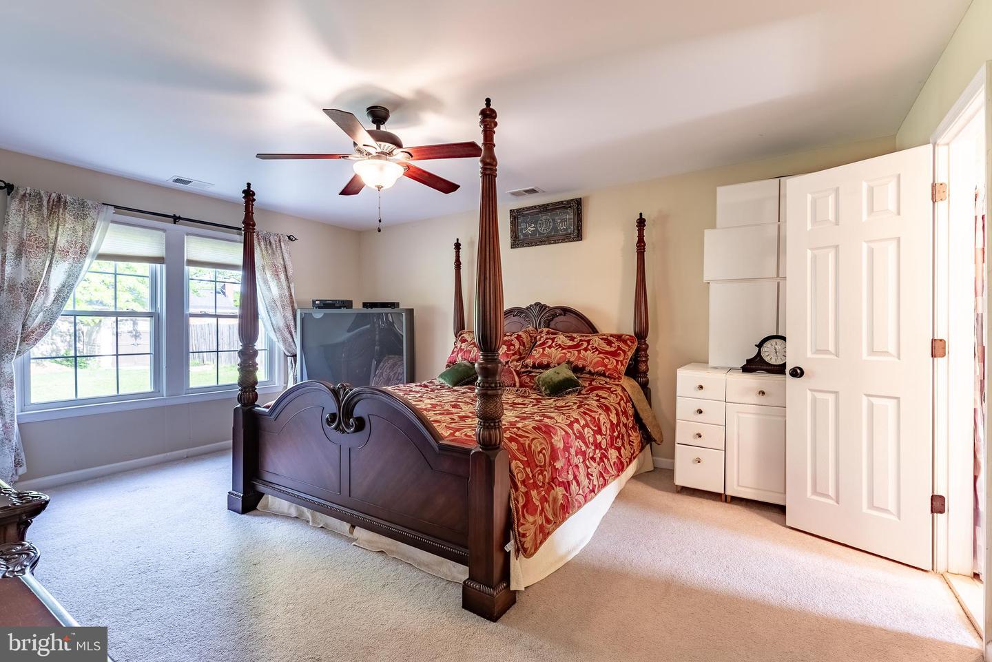 6712 HARRISON LN, ALEXANDRIA, Virginia 22306, 3 Bedrooms Bedrooms, ,2 BathroomsBathrooms,Residential,For sale,6712 HARRISON LN,VAFX2237432 MLS # VAFX2237432