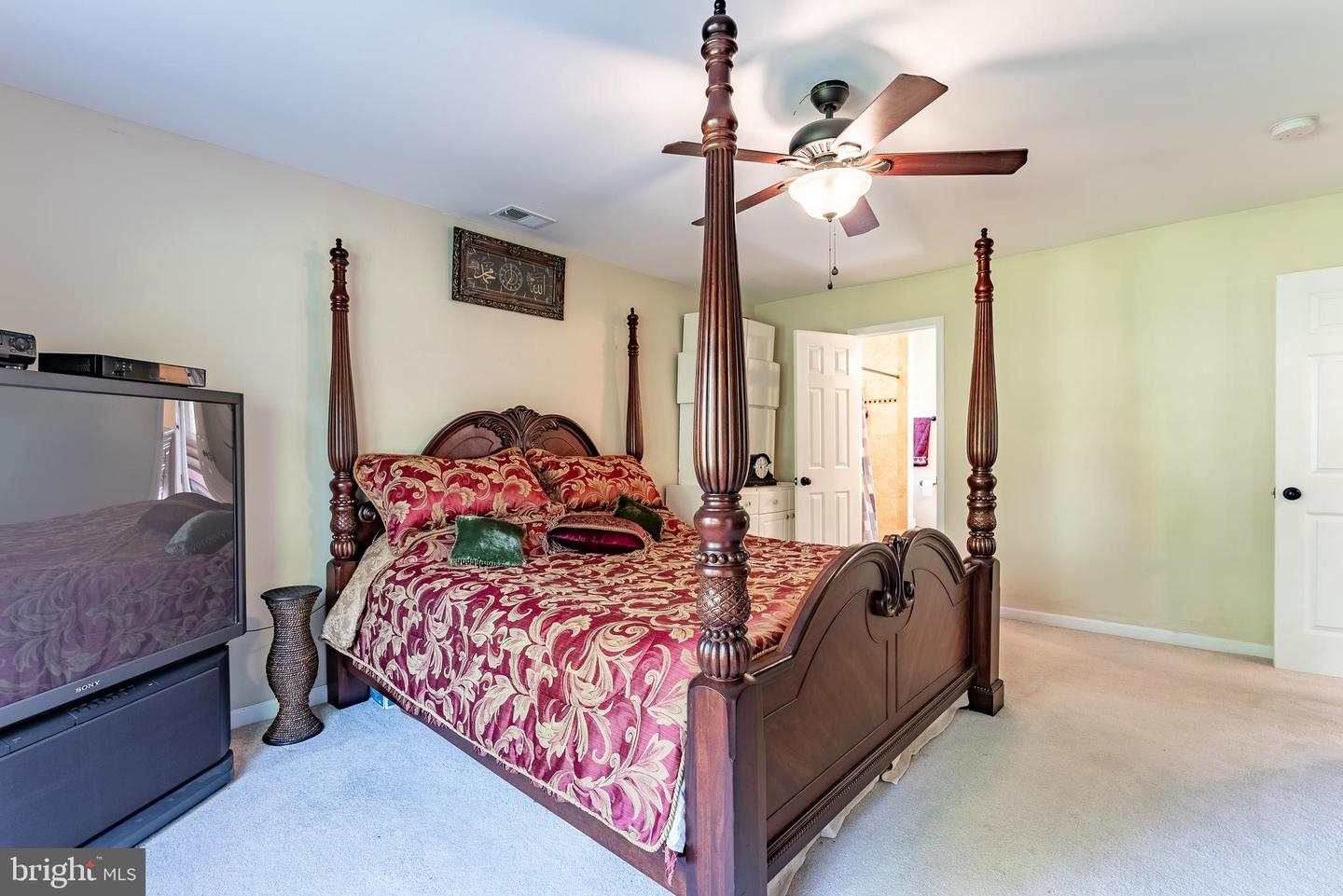 6712 HARRISON LN, ALEXANDRIA, Virginia 22306, 3 Bedrooms Bedrooms, ,2 BathroomsBathrooms,Residential,For sale,6712 HARRISON LN,VAFX2237432 MLS # VAFX2237432