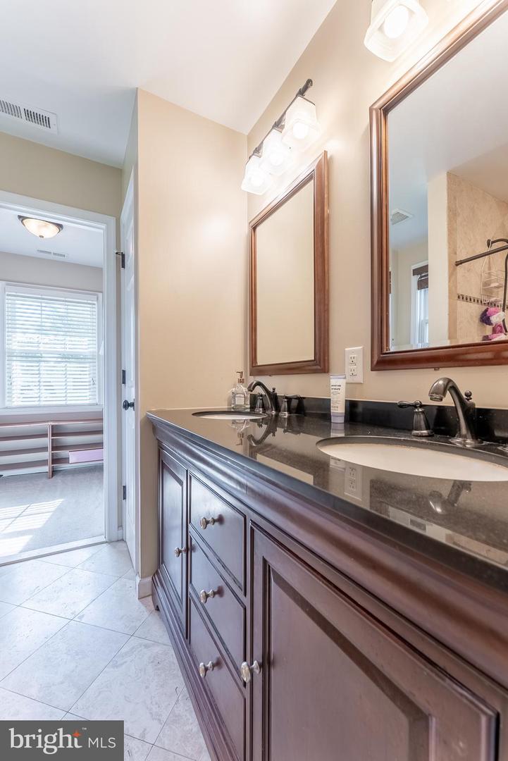 6712 HARRISON LN, ALEXANDRIA, Virginia 22306, 3 Bedrooms Bedrooms, ,2 BathroomsBathrooms,Residential,For sale,6712 HARRISON LN,VAFX2237432 MLS # VAFX2237432