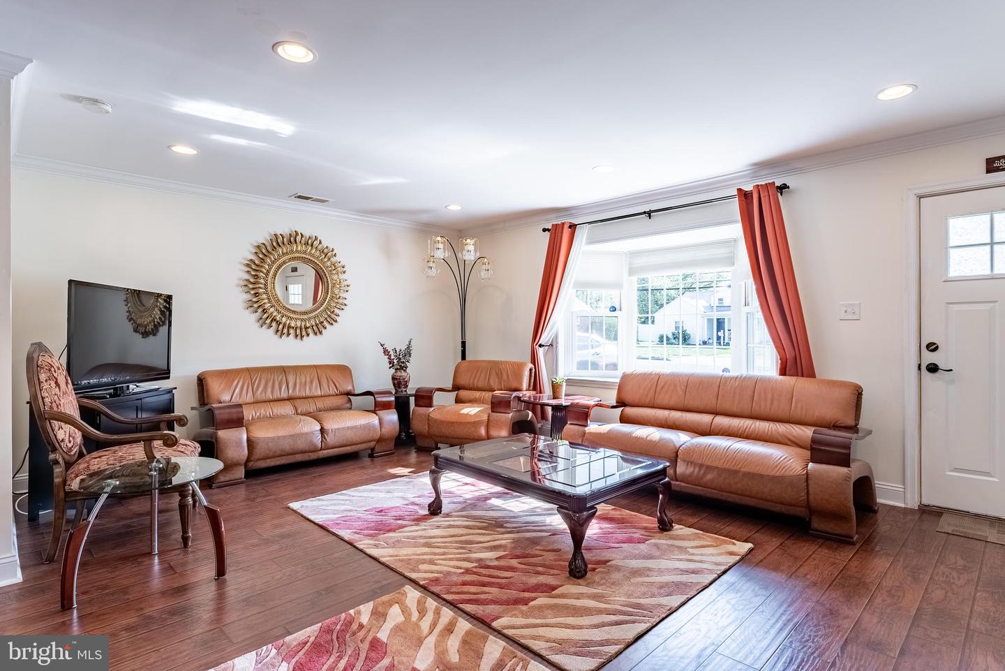 6712 HARRISON LN, ALEXANDRIA, Virginia 22306, 3 Bedrooms Bedrooms, ,2 BathroomsBathrooms,Residential,For sale,6712 HARRISON LN,VAFX2237432 MLS # VAFX2237432