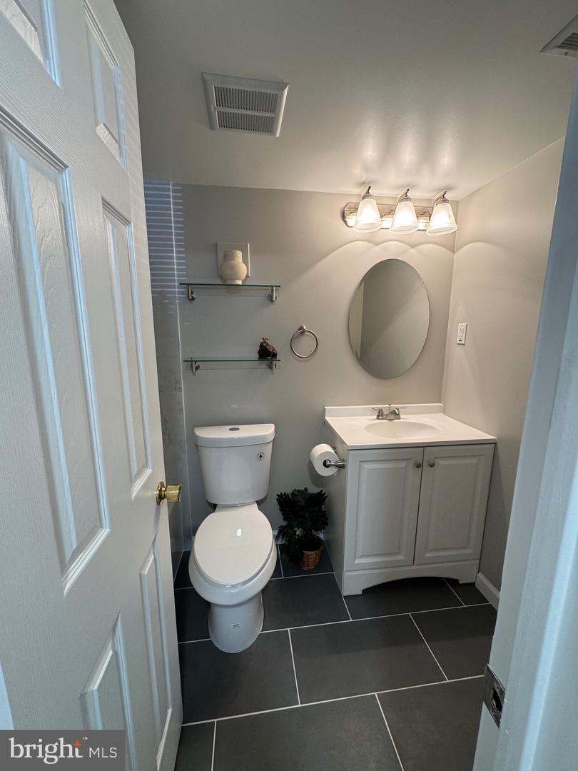 511 N ARMISTEAD ST #T2, ALEXANDRIA, Virginia 22312, 3 Bedrooms Bedrooms, ,2 BathroomsBathrooms,Residential,For sale,511 N ARMISTEAD ST #T2,VAAX2044708 MLS # VAAX2044708