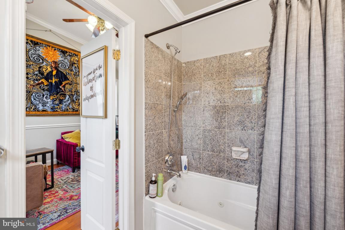 1637 A ST NE #3, WASHINGTON, District Of Columbia 20002, 2 Bedrooms Bedrooms, ,2 BathroomsBathrooms,Residential,For sale,1637 A ST NE #3,DCDC2197882 MLS # DCDC2197882