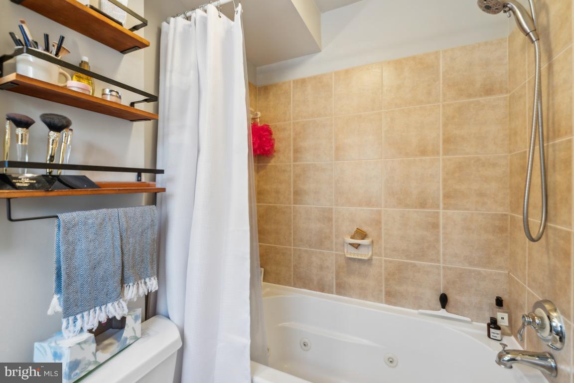1637 A ST NE #3, WASHINGTON, District Of Columbia 20002, 2 Bedrooms Bedrooms, ,2 BathroomsBathrooms,Residential,For sale,1637 A ST NE #3,DCDC2197882 MLS # DCDC2197882