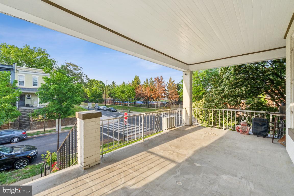 1637 A ST NE #3, WASHINGTON, District Of Columbia 20002, 2 Bedrooms Bedrooms, ,2 BathroomsBathrooms,Residential,For sale,1637 A ST NE #3,DCDC2197882 MLS # DCDC2197882