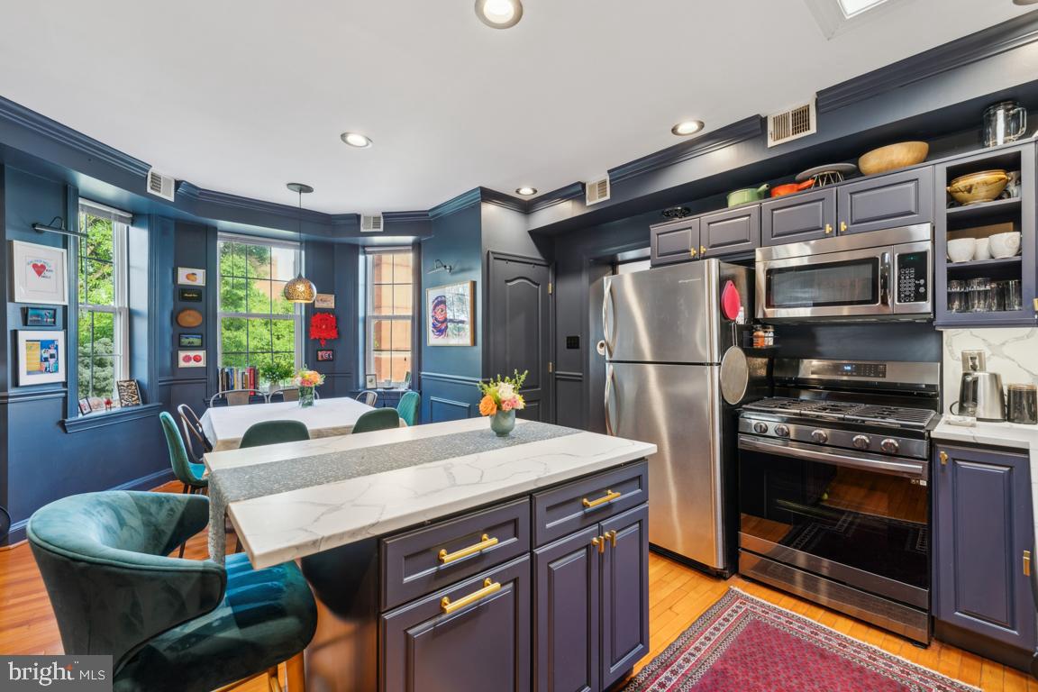 1637 A ST NE #3, WASHINGTON, District Of Columbia 20002, 2 Bedrooms Bedrooms, ,2 BathroomsBathrooms,Residential,For sale,1637 A ST NE #3,DCDC2197882 MLS # DCDC2197882