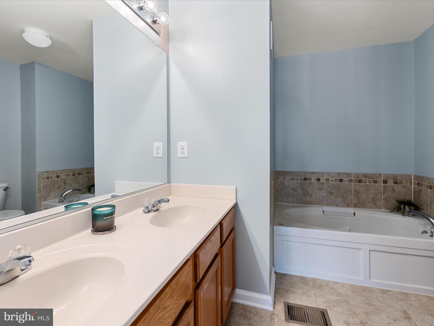 15288 ROSEMONT MANOR DR, HAYMARKET, Virginia 20169, 2 Bedrooms Bedrooms, ,2 BathroomsBathrooms,Residential,For sale,15288 ROSEMONT MANOR DR,VAPW2093400 MLS # VAPW2093400