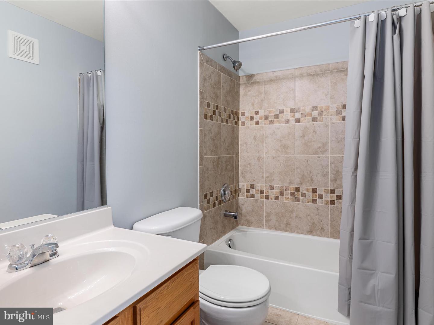 15288 ROSEMONT MANOR DR, HAYMARKET, Virginia 20169, 2 Bedrooms Bedrooms, ,2 BathroomsBathrooms,Residential,For sale,15288 ROSEMONT MANOR DR,VAPW2093400 MLS # VAPW2093400