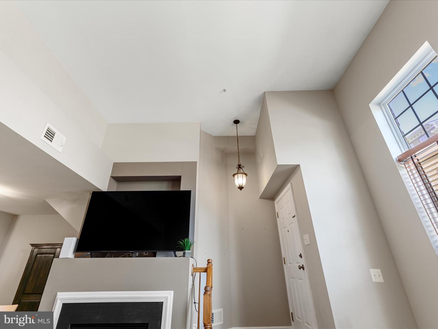 15288 ROSEMONT MANOR DR, HAYMARKET, Virginia 20169, 2 Bedrooms Bedrooms, ,2 BathroomsBathrooms,Residential,For sale,15288 ROSEMONT MANOR DR,VAPW2093400 MLS # VAPW2093400