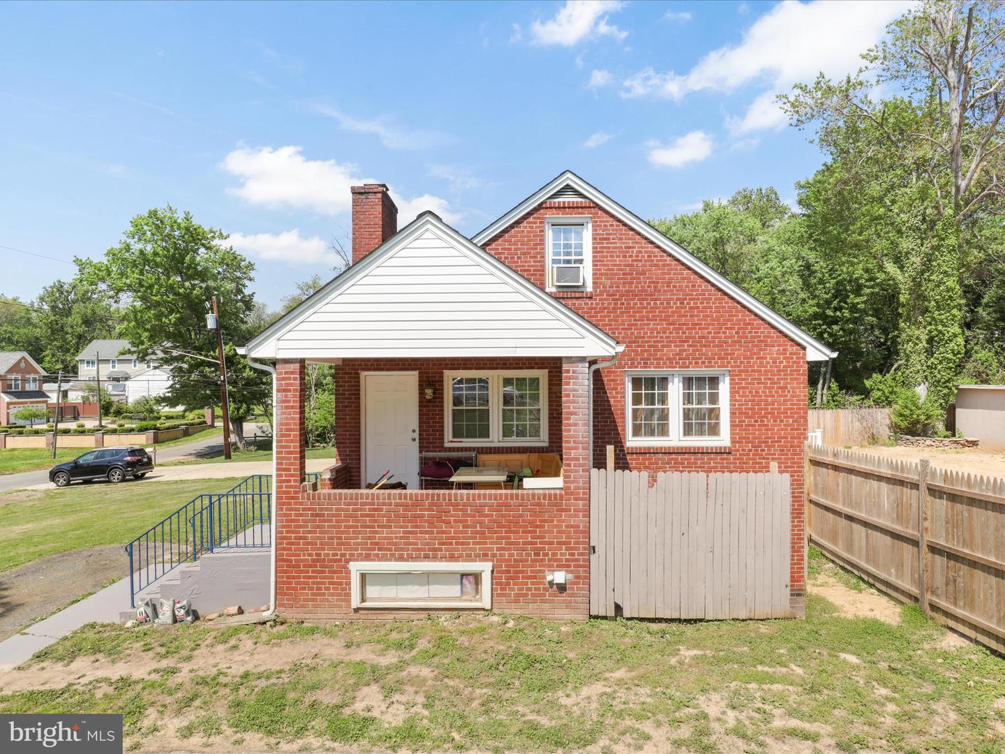 4101 WOODLAND RD, ANNANDALE, Virginia 22003, 4 Bedrooms Bedrooms, ,1 BathroomBathrooms,Residential,For sale,4101 WOODLAND RD,VAFX2237462 MLS # VAFX2237462