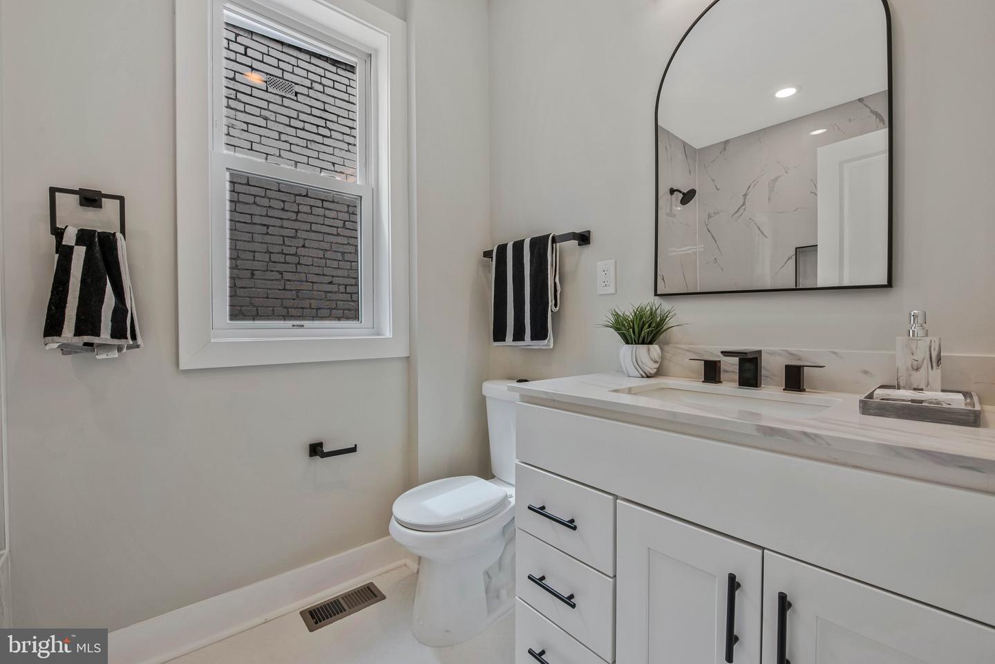 1713 4TH ST NW, WASHINGTON, District Of Columbia 20001, 3 Bedrooms Bedrooms, ,2 BathroomsBathrooms,Residential,For sale,1713 4TH ST NW,DCDC2198022 MLS # DCDC2198022