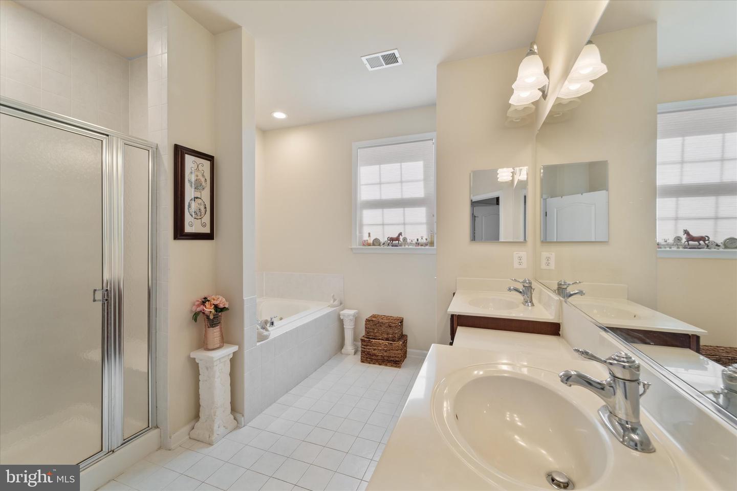 44516 BLUERIDGE MEADOWS DR, ASHBURN, Virginia 20147, 3 Bedrooms Bedrooms, 8 Rooms Rooms,2 BathroomsBathrooms,Residential,For sale,44516 BLUERIDGE MEADOWS DR,VALO2095142 MLS # VALO2095142
