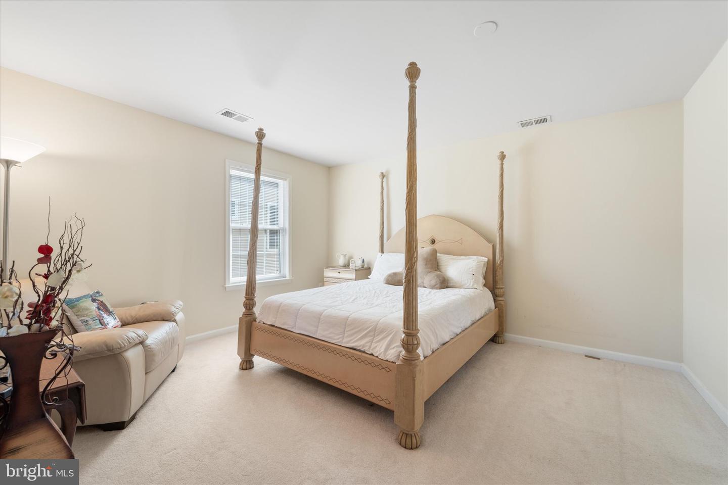 44516 BLUERIDGE MEADOWS DR, ASHBURN, Virginia 20147, 3 Bedrooms Bedrooms, 8 Rooms Rooms,2 BathroomsBathrooms,Residential,For sale,44516 BLUERIDGE MEADOWS DR,VALO2095142 MLS # VALO2095142