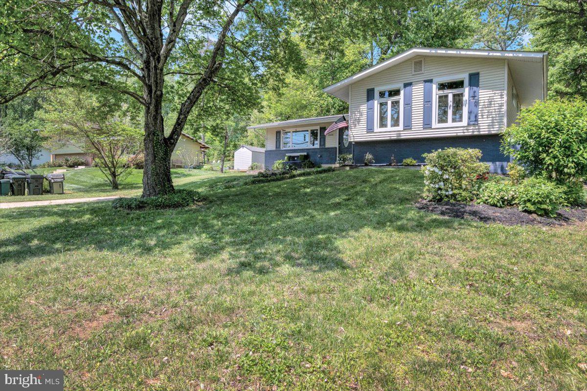 11106 BYRD DR, FAIRFAX, Virginia 22030, 4 Bedrooms Bedrooms, ,2 BathroomsBathrooms,Residential,For sale,11106 BYRD DR,VAFX2237574 MLS # VAFX2237574