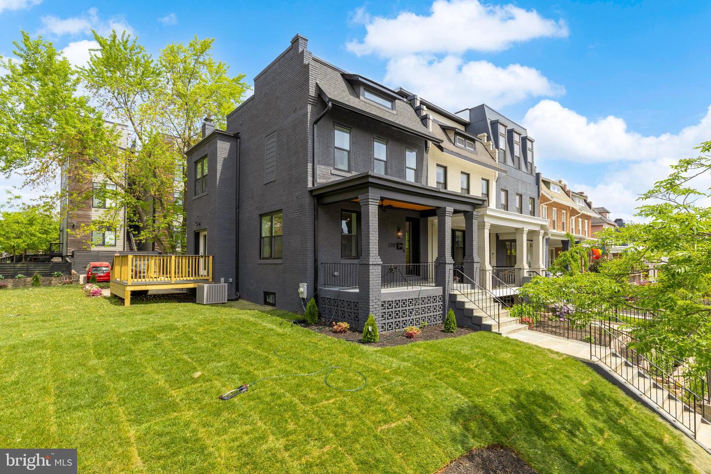200 RANDOLPH PL NE, WASHINGTON, District Of Columbia 20002, 4 Bedrooms Bedrooms, ,3 BathroomsBathrooms,Residential,For sale,200 RANDOLPH PL NE,DCDC2198094 MLS # DCDC2198094