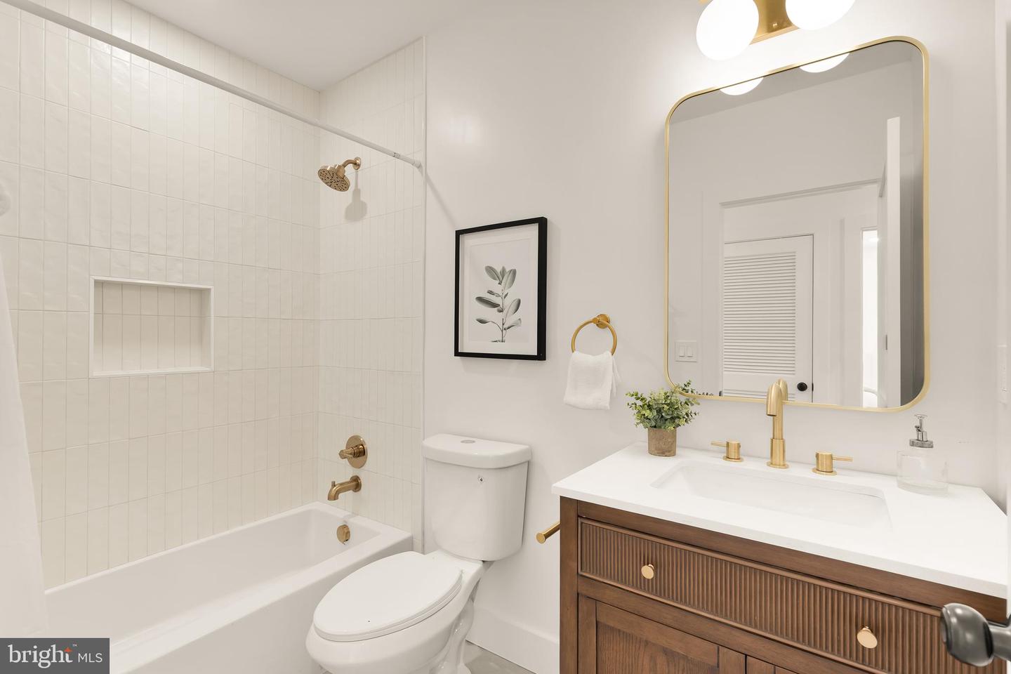 200 RANDOLPH PL NE, WASHINGTON, District Of Columbia 20002, 4 Bedrooms Bedrooms, ,3 BathroomsBathrooms,Residential,For sale,200 RANDOLPH PL NE,DCDC2198094 MLS # DCDC2198094