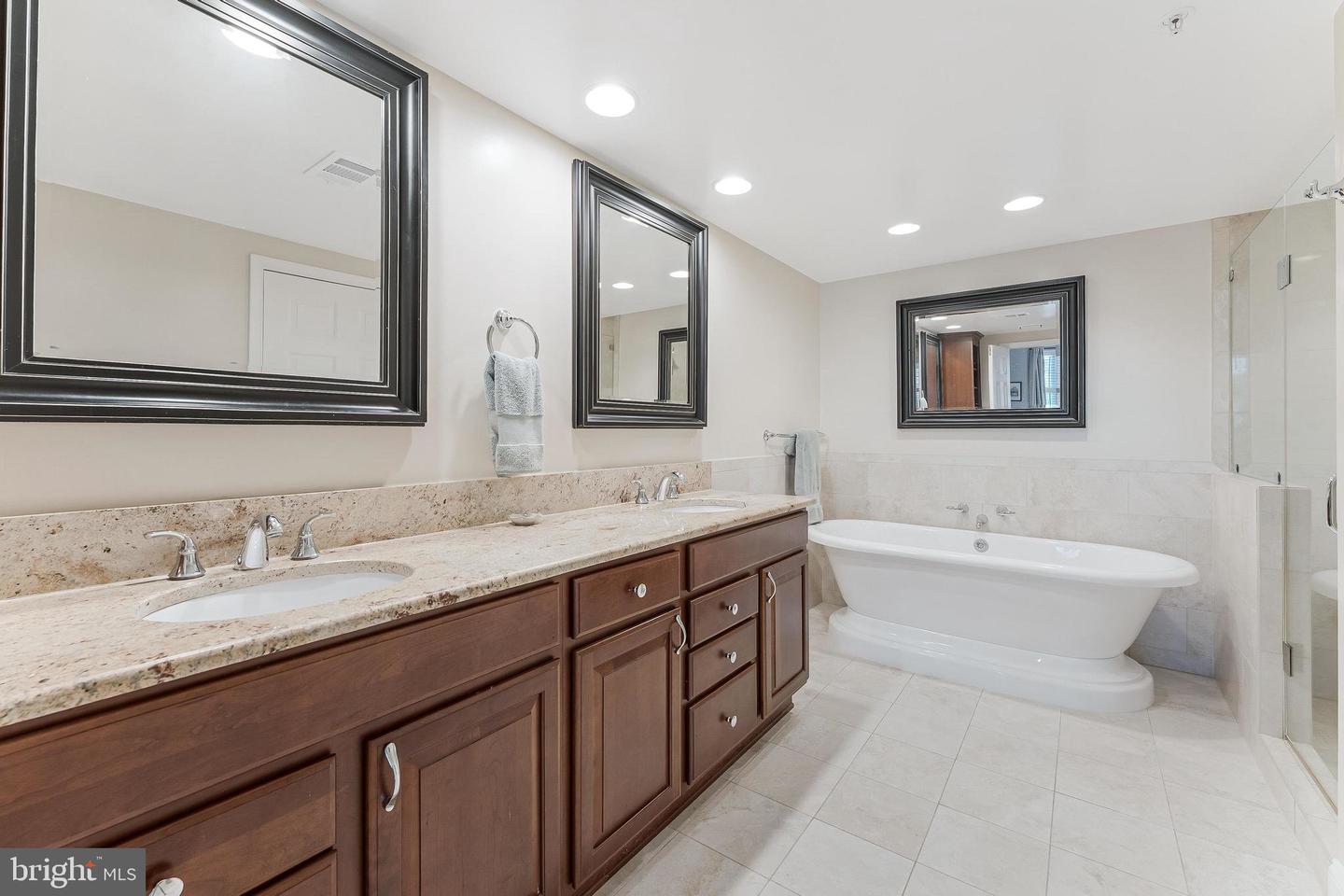905 BERNARD ST, ALEXANDRIA, Virginia 22314, 3 Bedrooms Bedrooms, ,3 BathroomsBathrooms,Residential,For sale,905 BERNARD ST,VAAX2044746 MLS # VAAX2044746