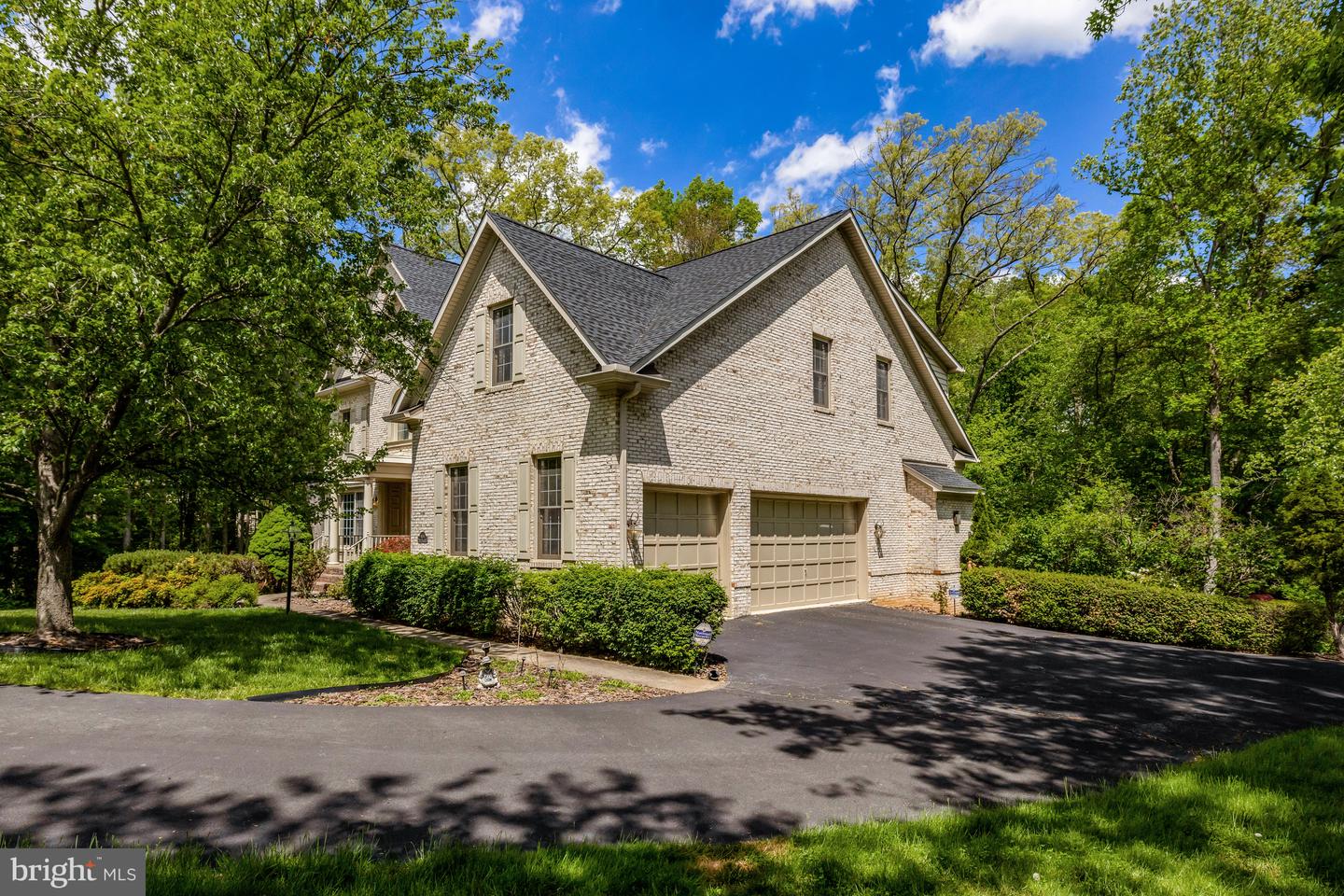 1051 NORTHFALLS CT, GREAT FALLS, Virginia 22066, 4 Bedrooms Bedrooms, ,3 BathroomsBathrooms,Residential,For sale,1051 NORTHFALLS CT,VAFX2237616 MLS # VAFX2237616
