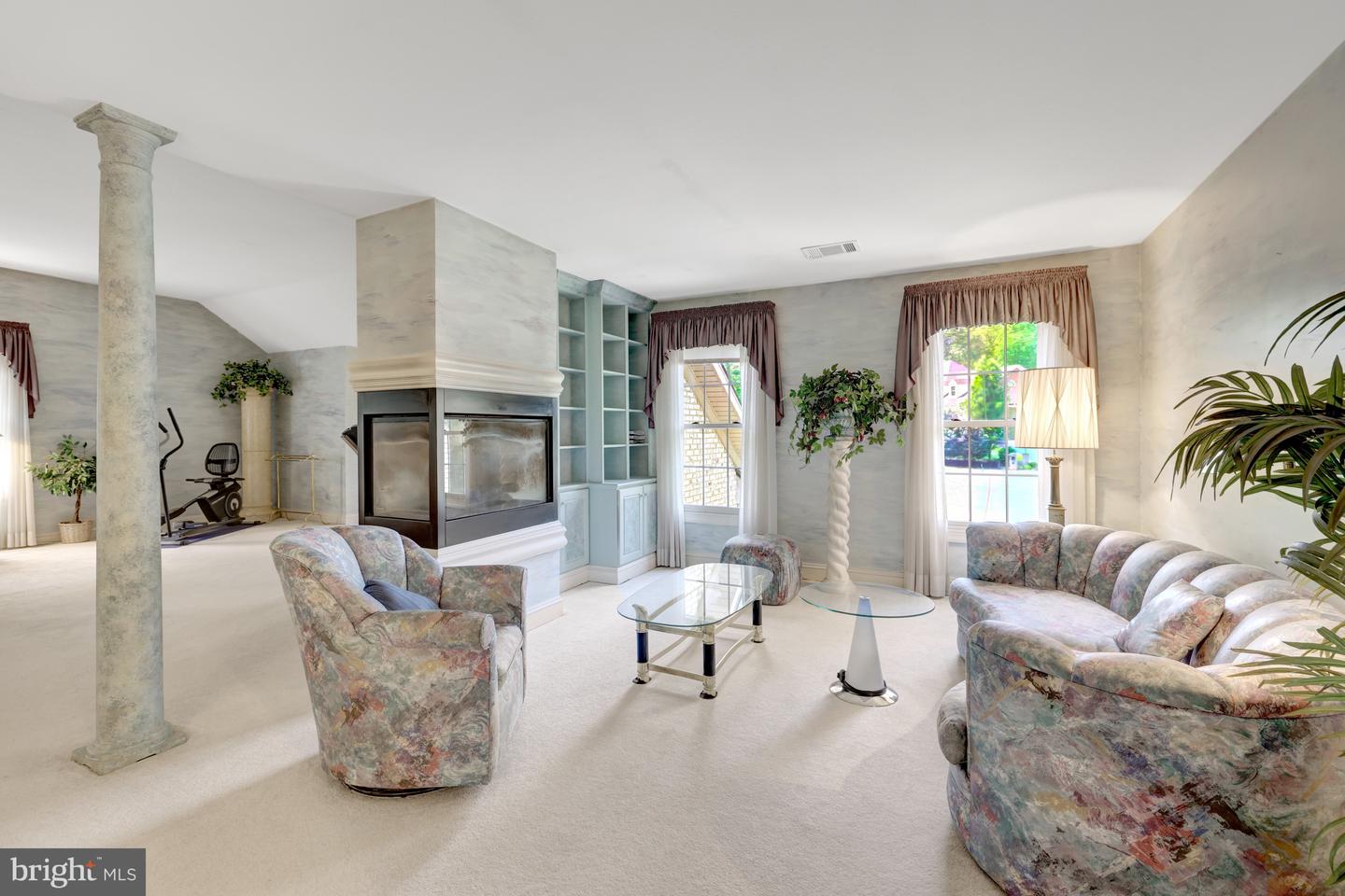 1051 NORTHFALLS CT, GREAT FALLS, Virginia 22066, 4 Bedrooms Bedrooms, ,3 BathroomsBathrooms,Residential,For sale,1051 NORTHFALLS CT,VAFX2237616 MLS # VAFX2237616