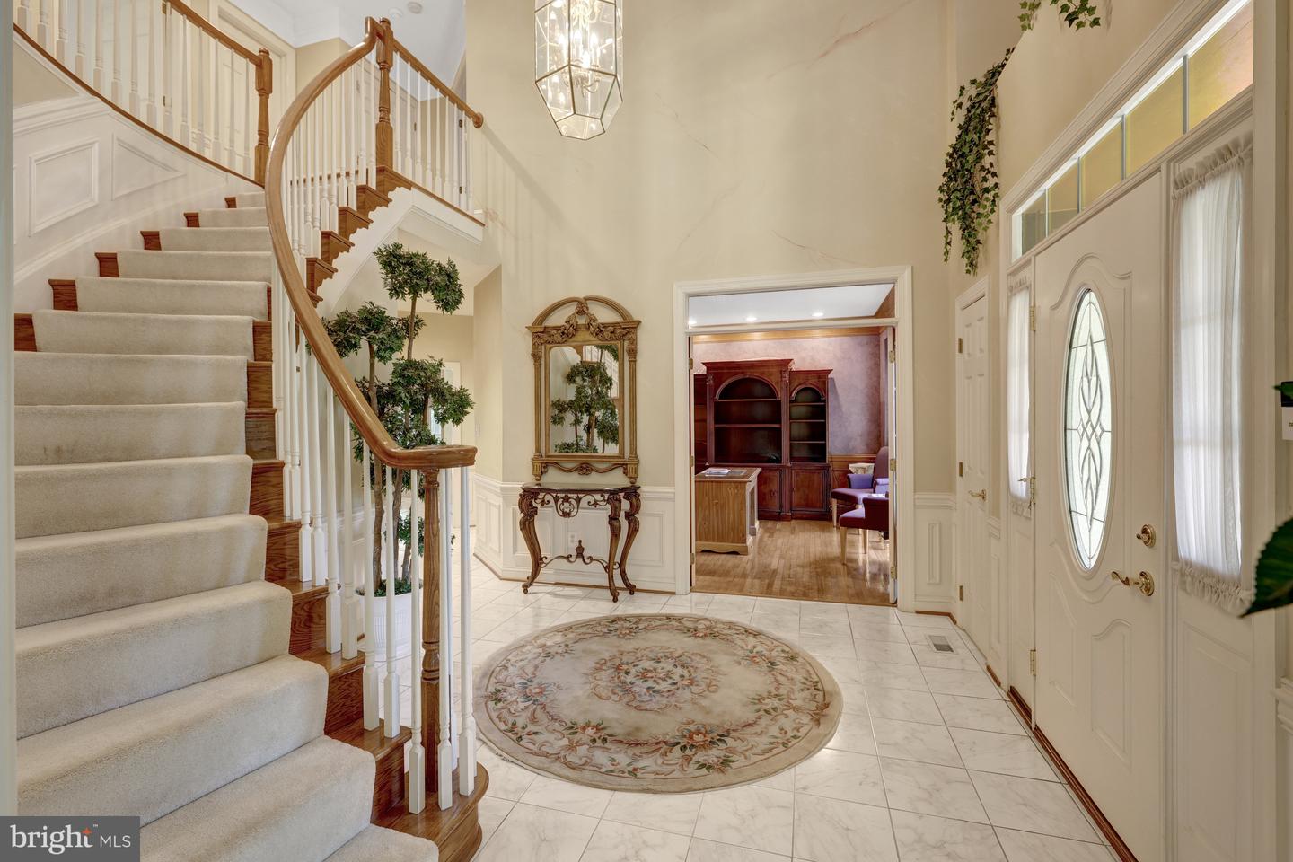 1051 NORTHFALLS CT, GREAT FALLS, Virginia 22066, 4 Bedrooms Bedrooms, ,3 BathroomsBathrooms,Residential,For sale,1051 NORTHFALLS CT,VAFX2237616 MLS # VAFX2237616