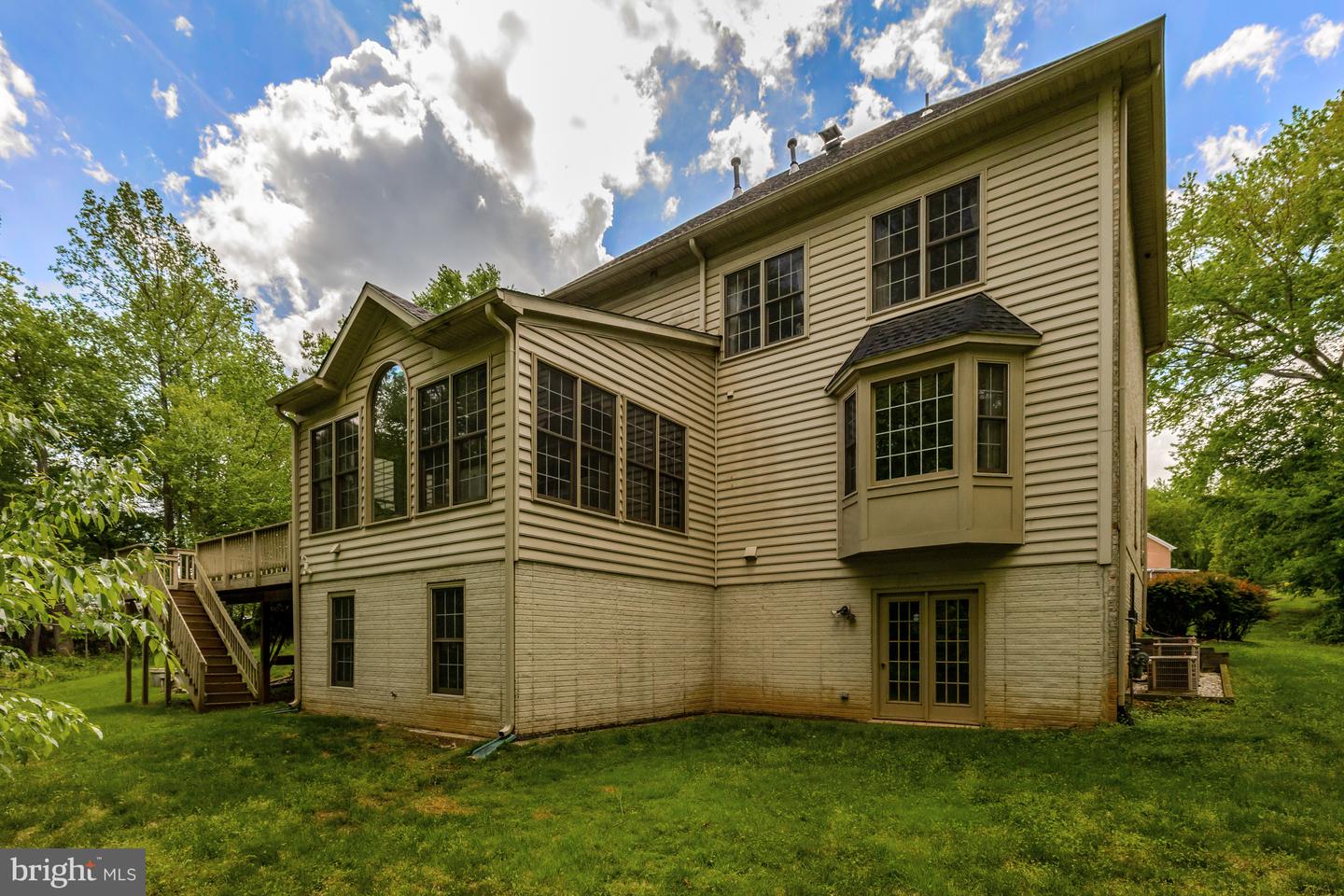 1051 NORTHFALLS CT, GREAT FALLS, Virginia 22066, 4 Bedrooms Bedrooms, ,3 BathroomsBathrooms,Residential,For sale,1051 NORTHFALLS CT,VAFX2237616 MLS # VAFX2237616