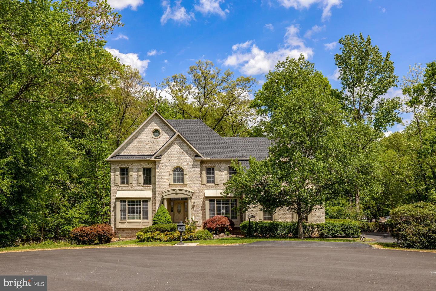 1051 NORTHFALLS CT, GREAT FALLS, Virginia 22066, 4 Bedrooms Bedrooms, ,3 BathroomsBathrooms,Residential,For sale,1051 NORTHFALLS CT,VAFX2237616 MLS # VAFX2237616