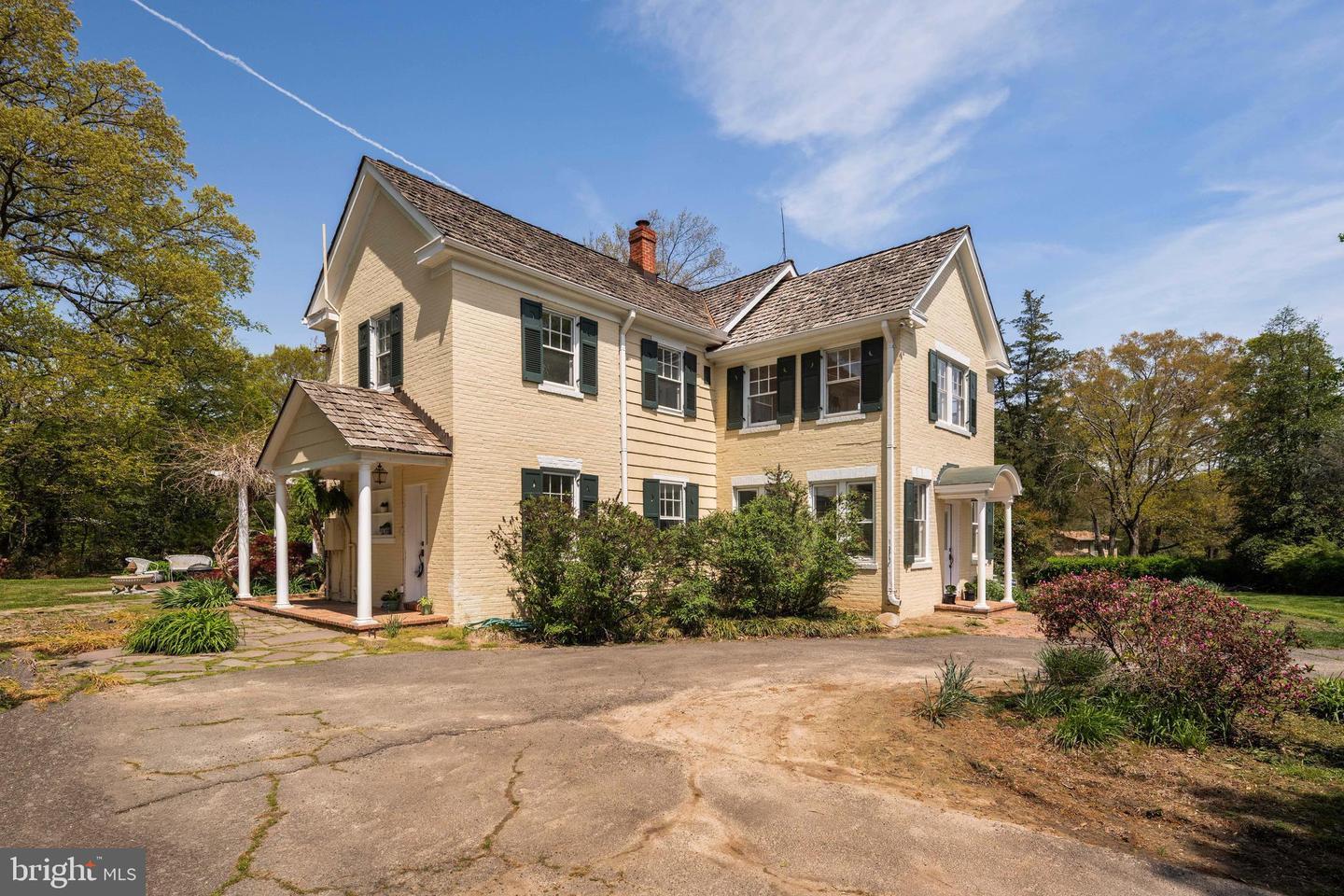 3408 WESSYNTON WAY, ALEXANDRIA, Virginia 22309, 4 Bedrooms Bedrooms, ,3 BathroomsBathrooms,Residential,For sale,3408 WESSYNTON WAY,VAFX2237542 MLS # VAFX2237542