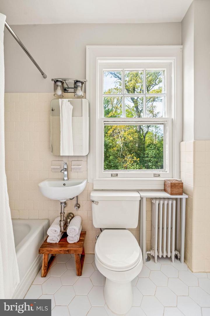 3408 WESSYNTON WAY, ALEXANDRIA, Virginia 22309, 4 Bedrooms Bedrooms, ,3 BathroomsBathrooms,Residential,For sale,3408 WESSYNTON WAY,VAFX2237542 MLS # VAFX2237542