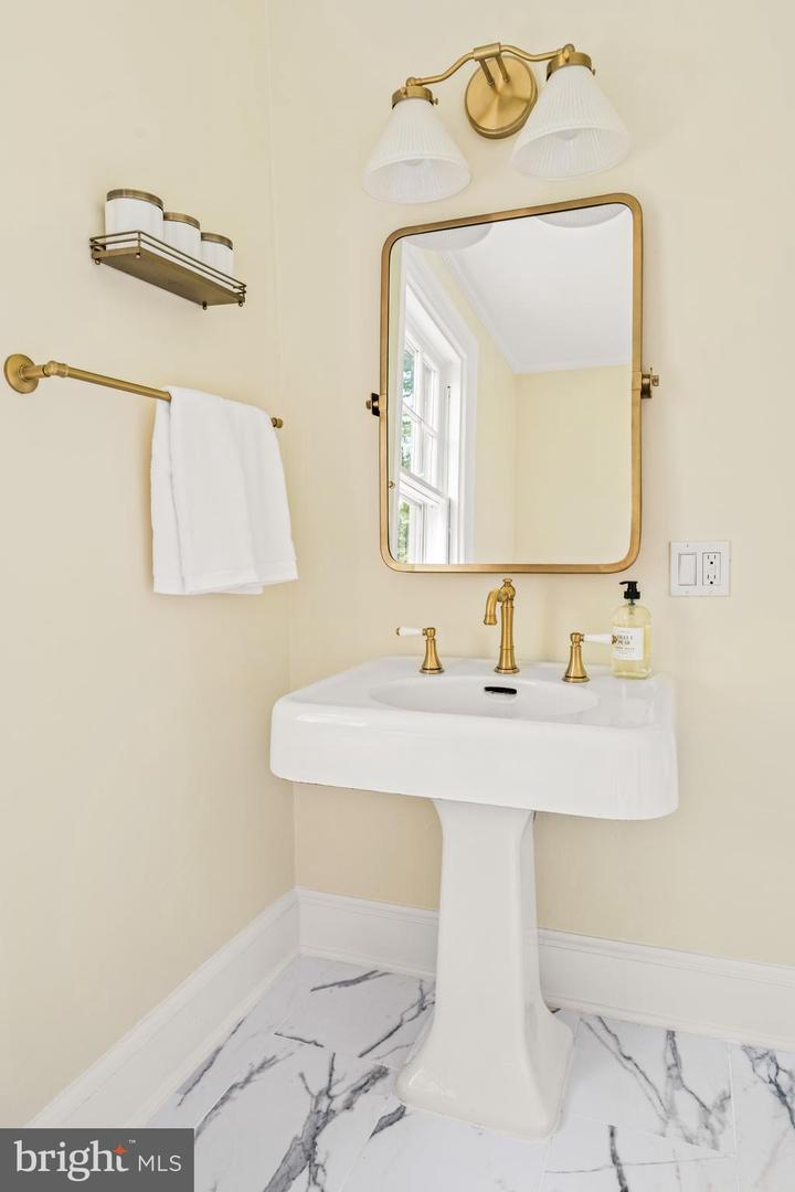 3408 WESSYNTON WAY, ALEXANDRIA, Virginia 22309, 4 Bedrooms Bedrooms, ,3 BathroomsBathrooms,Residential,For sale,3408 WESSYNTON WAY,VAFX2237542 MLS # VAFX2237542