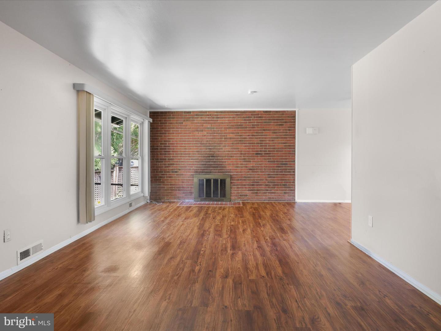 5609 8TH PL N, ARLINGTON, Virginia 22205, 6 Bedrooms Bedrooms, ,3 BathroomsBathrooms,Residential,For sale,5609 8TH PL N,VAAR2056798 MLS # VAAR2056798